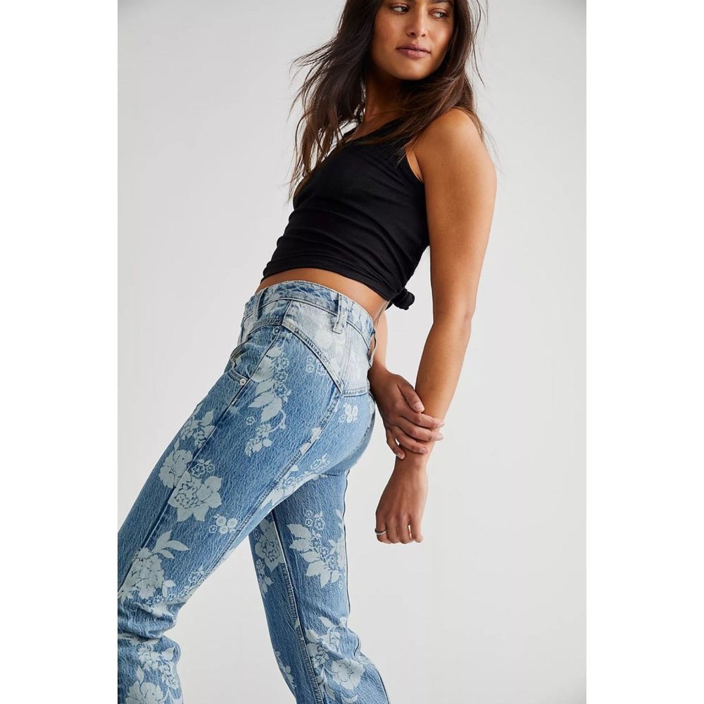 NEW Sz 26 2 Women Free People Naomi Printed Flare High Rise Blue Jeans OB1500259 - Picture 2 of 3